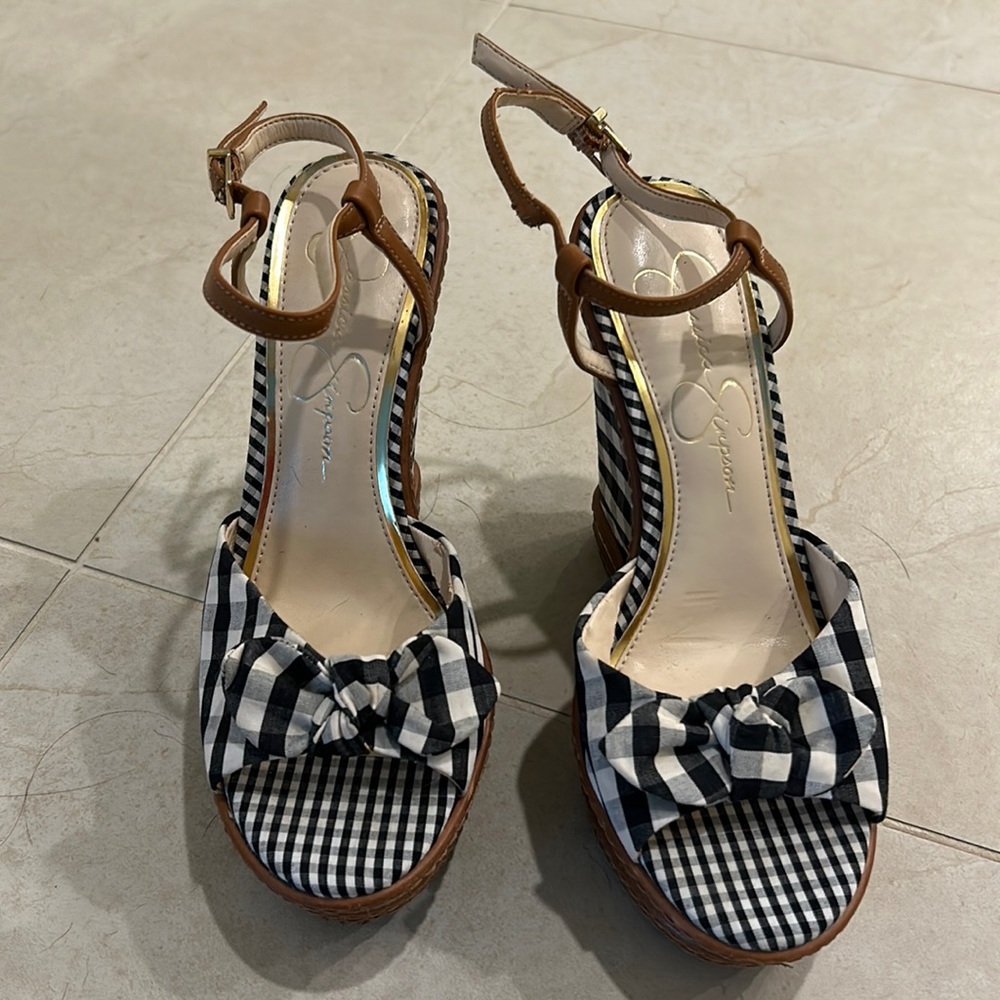Cute pair of Jessica Simpson wedges.